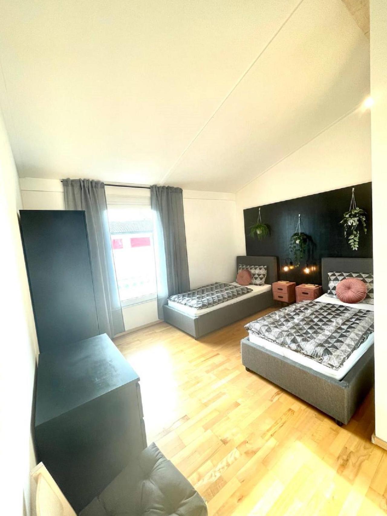 Geraeumiges Ferienhaus In Koblenz Coblence Extérieur photo