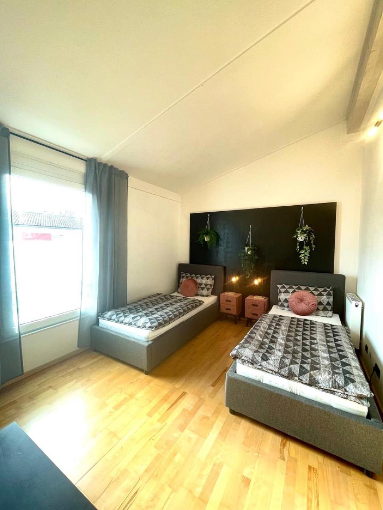 Geraeumiges Ferienhaus In Koblenz Coblence Extérieur photo